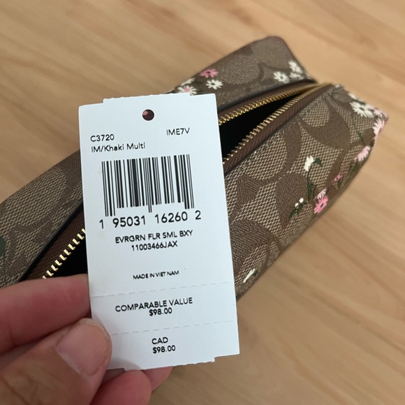 Coach Small Boxy Cosmetic Case In Signature Canvas With Evergreen Floral Print - Picture 8 of 8